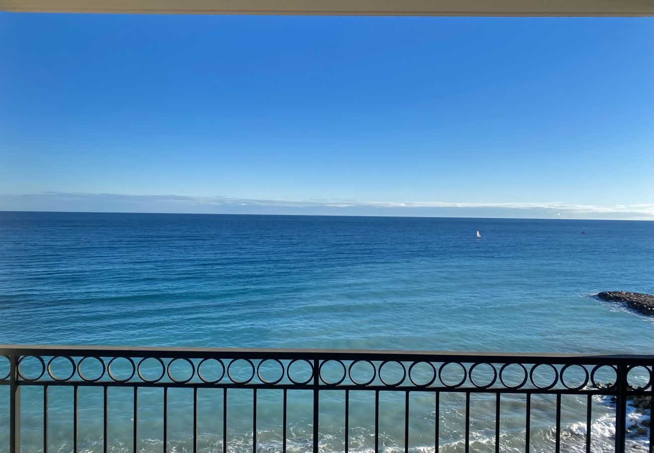 Appartement à Menton - L'Admiral Plaza avec une magnifique vue mer