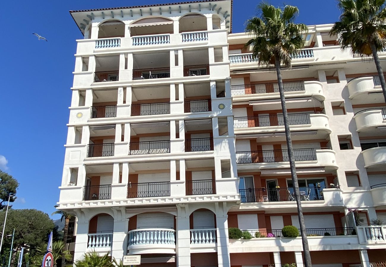 Appartement à Menton - L'Admiral Plaza avec une magnifique vue mer