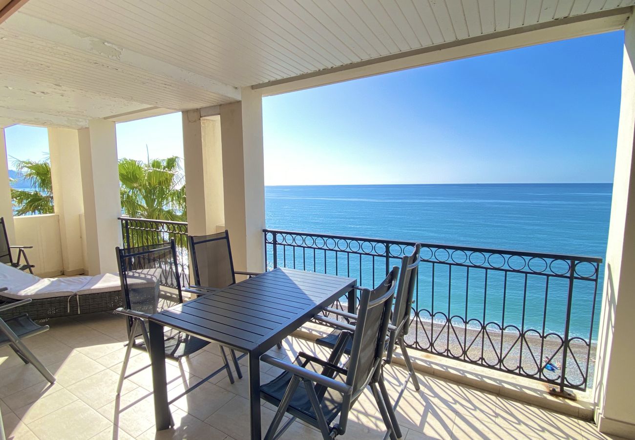 Appartement à Menton - L'Admiral Plaza avec une magnifique vue mer