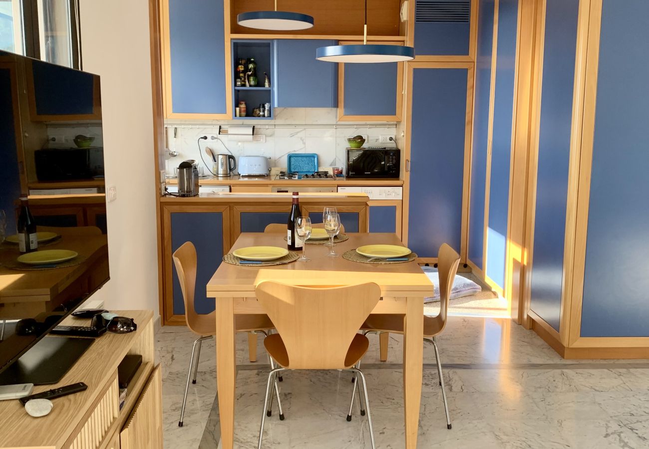 Appartement à Menton - Confortable T2 avec vue mer, quartier de standing