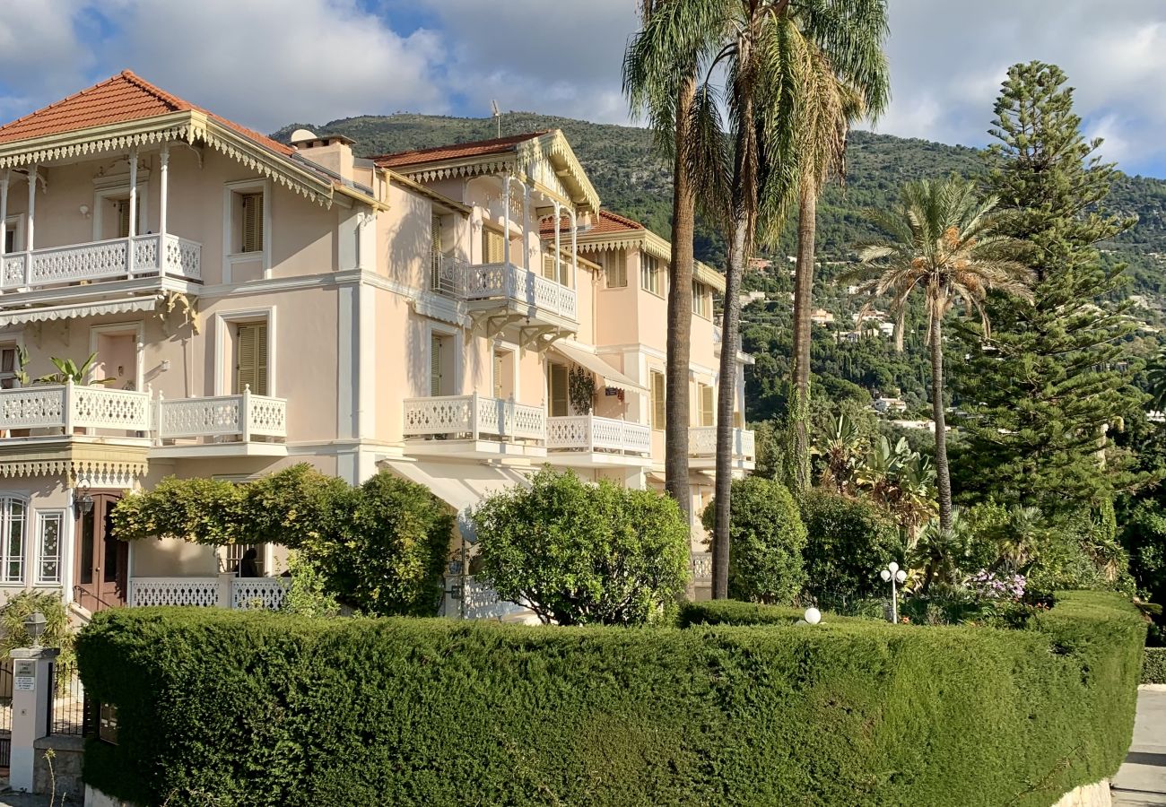 Appartement à Menton - Confortable T2 avec vue mer, quartier de standing